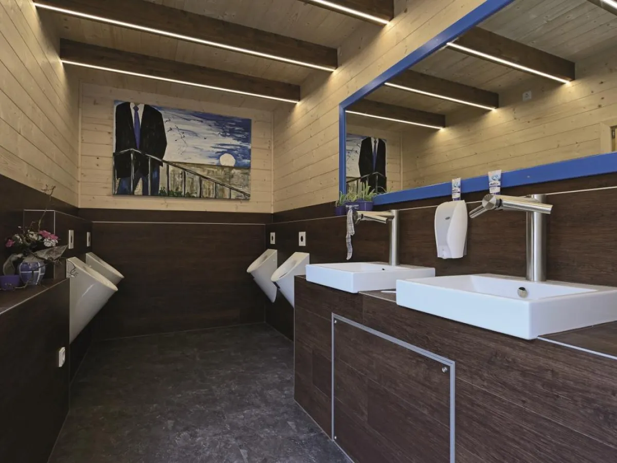 Mobiler Toilettenanhänger von SilberHolz